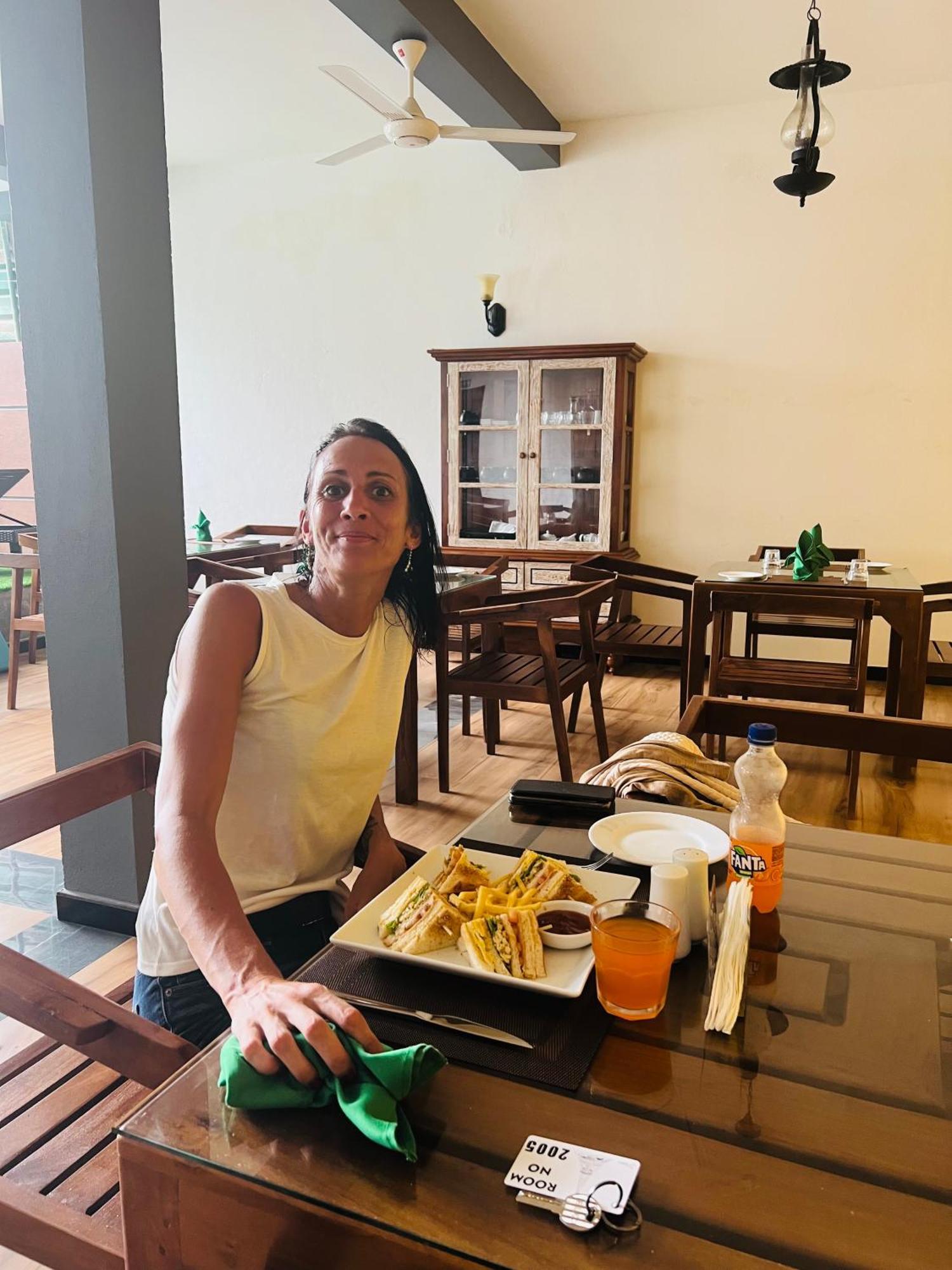 Mama'S Boutique Beach Hotel Negombo Ngoại thất bức ảnh