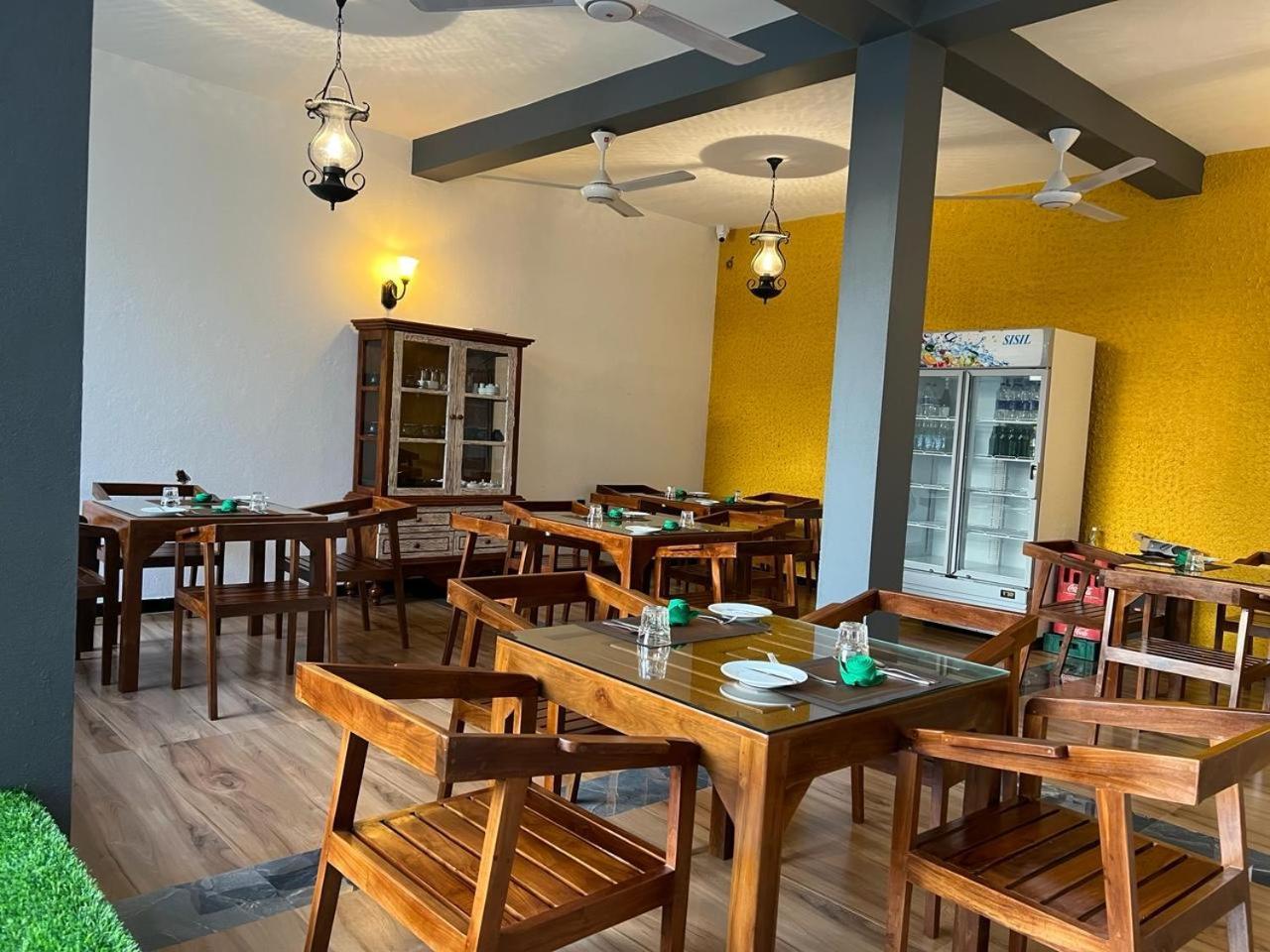 Mama'S Boutique Beach Hotel Negombo Ngoại thất bức ảnh