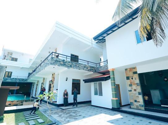 Mama'S Boutique Beach Hotel Negombo Ngoại thất bức ảnh